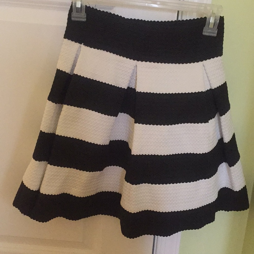 Fun black and white skirt!